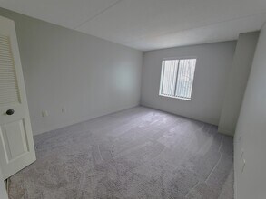 100 Ocean View Dr in Boston, MA - Building Photo - Building Photo