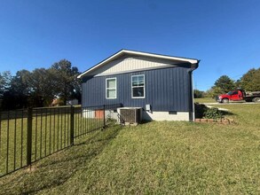 11 Cobblestone Ln NW in Concord, NC - Foto de edificio - Building Photo