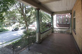 405 Biddle Ave, Unit 4 in Pittsburgh, PA - Foto de edificio - Building Photo