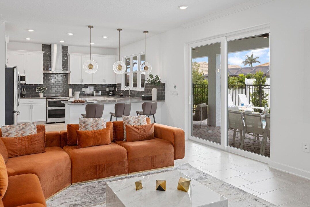 305 Strand Dr in Melbourne Beach, FL - Building Photo