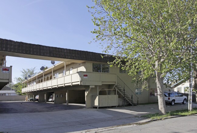 315 Ellis St in King City, CA - Foto de edificio - Building Photo