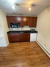 2595 Massachusetts Ave, Unit 4 in Cambridge, MA - Building Photo - Building Photo