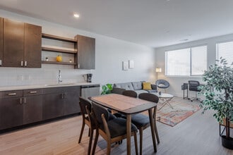 601 E Pete Rose Way in Cincinnati, OH - Building Photo - Building Photo