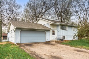 250 117th Ave NE in Blaine, MN - Building Photo