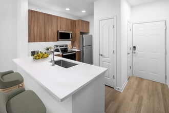 Camden Fair Lakes in Fairfax, VA - Building Photo - Building Photo