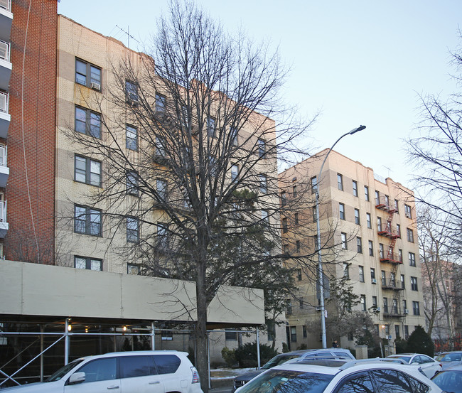 1600 Ocean Pky in Brooklyn, NY - Building Photo - Building Photo