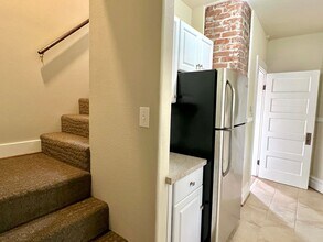 601-609-609 SE 18th Ave in Portland, OR - Building Photo - Building Photo