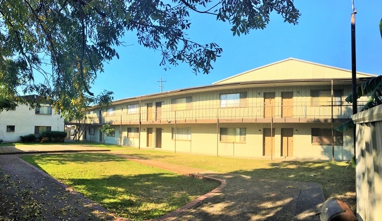 Spring Valley Apartments in Houston, TX - Building Photo