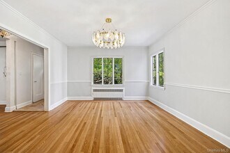 10 River Rd in Scarsdale, NY - Building Photo - Building Photo