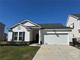 124 Crystal Lake Dr in Savannah, GA - Building Photo