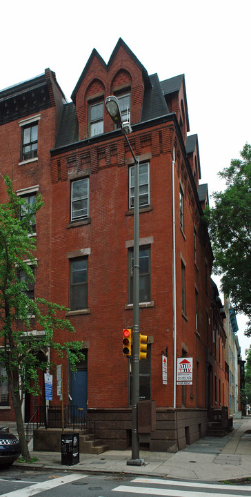 1936 Spruce St in Philadelphia, PA - Building Photo