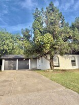 4312 Meadowpark Dr in Midwest City, OK - Building Photo