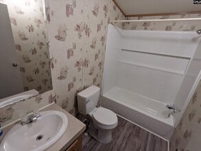 1629A Robinson Town Rd in Cassatt, SC - Building Photo - Building Photo