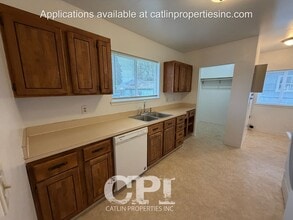 321 21st Ave in Longview, WA - Building Photo - Building Photo