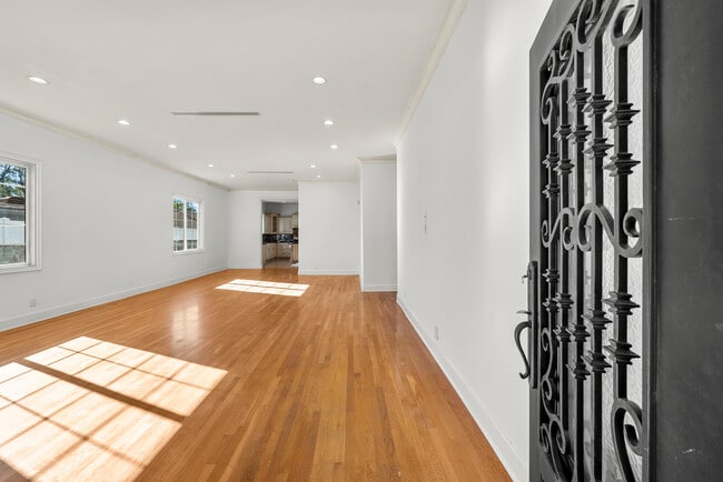 6331 Simpson Ave in North Hollywood, CA - Building Photo - Building Photo