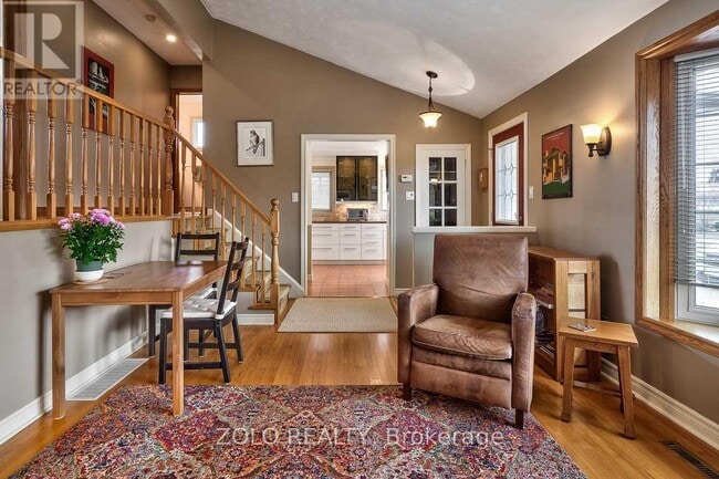 2339 Redfern Rd in Burlington, ON - Building Photo - Building Photo