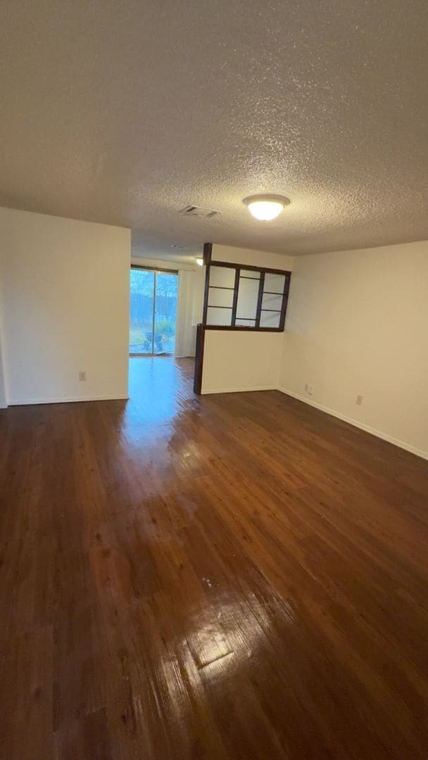 property at 8511 S Drexel Pl