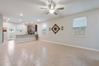 104 Otella St in Georgetown, TX - Foto de edificio - Building Photo