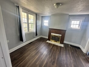 202 Mueller Ave in Crafton, PA - Building Photo - Building Photo