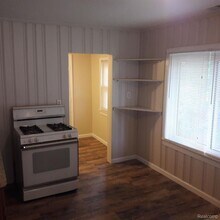 23304 Harding Ave in Hazel Park, MI - Building Photo - Building Photo