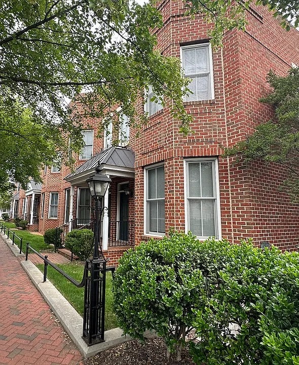 property at 1422 W Cary St