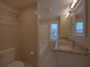 43 E Bald Eagle St, Unit APT 2 in Lock Haven, PA - Foto de edificio - Building Photo