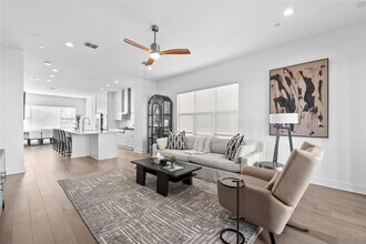 4310 Authentic Dr in Austin, TX - Building Photo - Building Photo