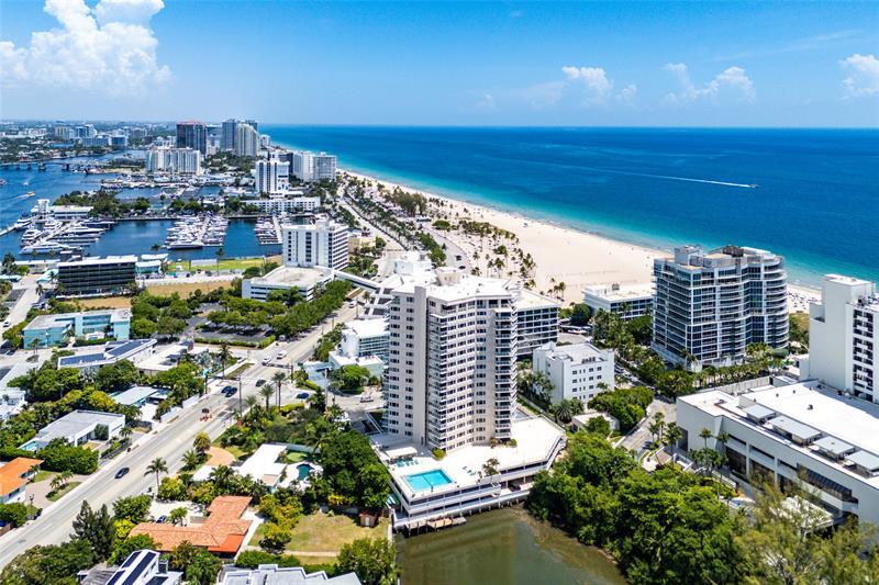 3000 Holiday Dr in Fort Lauderdale, FL - Building Photo