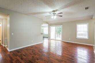 3812 Round Rock Dr in Nashville, TN - Foto de edificio - Building Photo