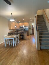 715 NE Oak St, Unit E in Pullman, WA - Building Photo - Building Photo