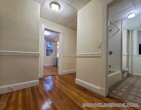 364 Riverway in Boston, MA - Building Photo - Building Photo