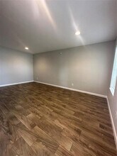 10004 Westview Dr in Houston, TX - Building Photo - Building Photo