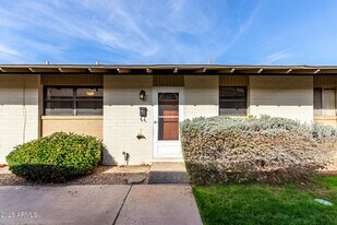 6721 E McDowell Rd in Scottsdale, AZ - Building Photo
