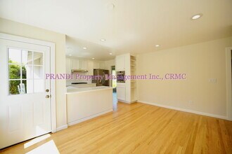 690 Riviera Cir in Larkspur, CA - Building Photo - Building Photo