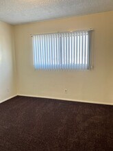 1622 W 81st St in Los Angeles, CA - Building Photo - Building Photo