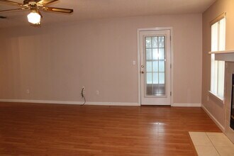 305 Ashley Dr in Crestview, FL - Building Photo - Building Photo