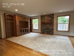 9725 227th Pl SW in Edmonds, WA - Building Photo - Building Photo