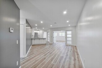 273 NW 36th Ave in Deerfield Beach, FL - Building Photo - Building Photo