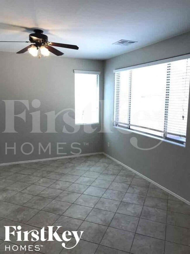 3813 E Parkview Dr in Gilbert, AZ - Building Photo - Building Photo