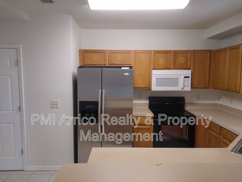 6142 Olivedale Dr in Riverview, FL - Building Photo