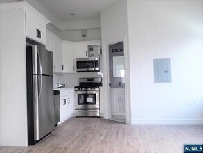 91 Jewell St in Garfield, NJ - Building Photo - Building Photo