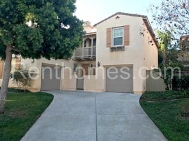 473 Camino Verde in San Marcos, CA - Building Photo