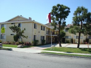 14501 Cerise Ave. in Hawthorne, CA - Building Photo - Building Photo