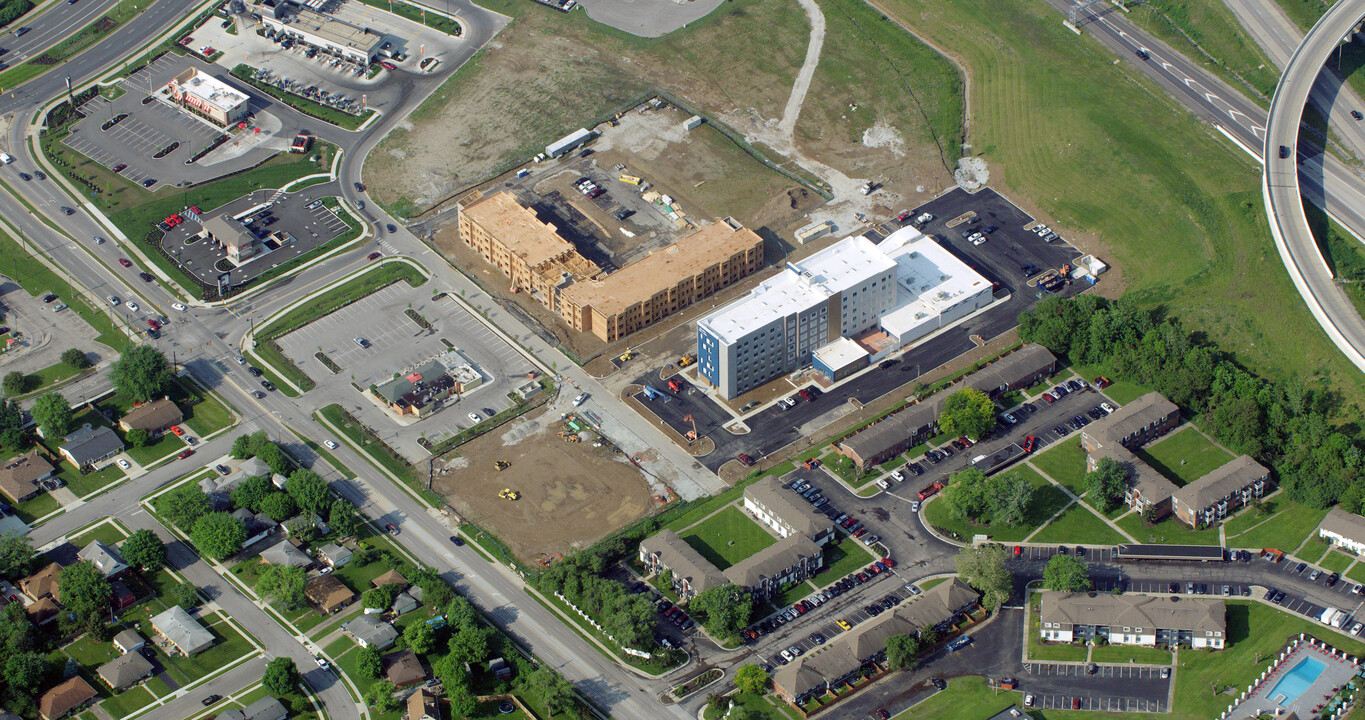 Founders Square Senior Housing in Indianapolis, IN - Building Photo