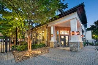 Moretti in Homewood, AL - Foto de edificio - Building Photo
