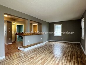 23511 Wellington Ave in Warren, MI - Building Photo - Building Photo