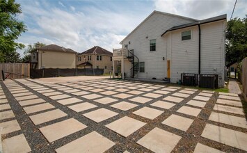 2817 Southmore Blvd in Houston, TX - Building Photo - Building Photo