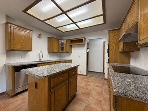 213 Brackendale Ln in Edmond, OK - Building Photo - Building Photo