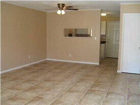 545 Hickory Ave in Niceville, FL - Building Photo
