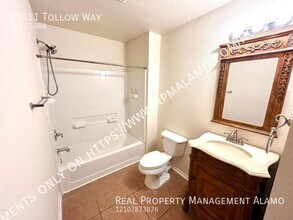 10411 Tollow Way in Helotes, TX - Building Photo - Building Photo